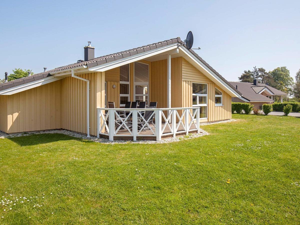 12 Person Holiday Home In Gromitz Bagian luar foto